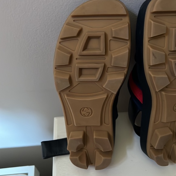 Gucci Webbed Sandals - Picture 8 of 15